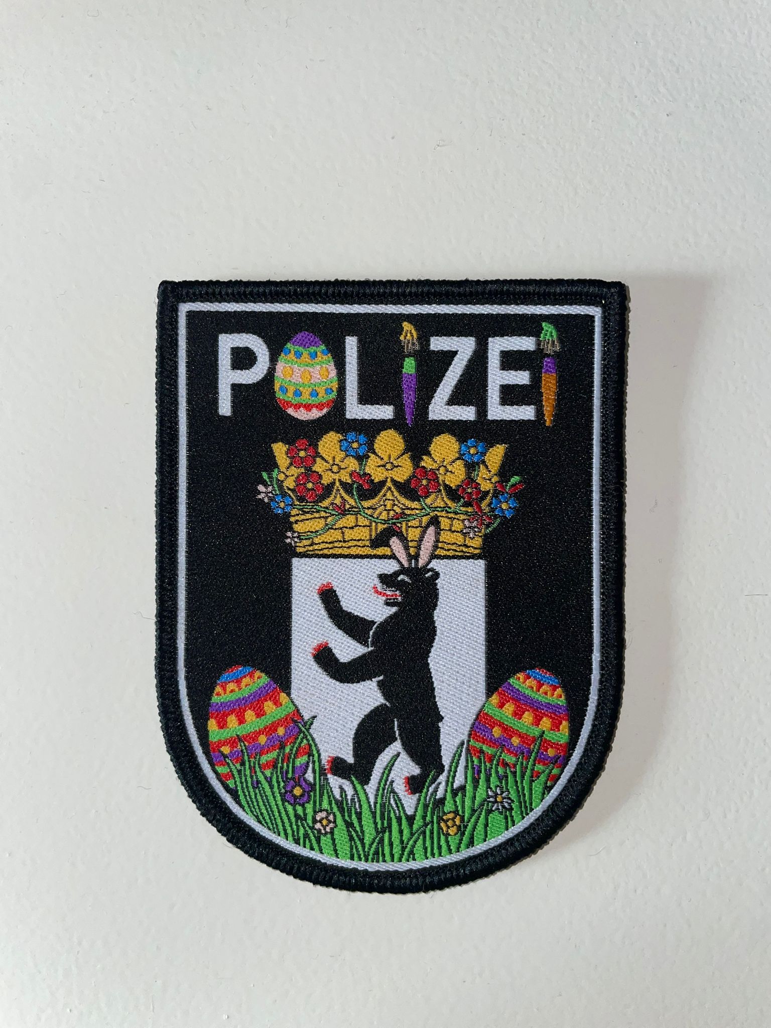 Polizei Oster Patch Berlin – vollgesticktes Abzeichen mit Oster-Motiv